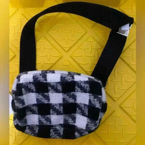 Jenni Chic Black and White Buffalo Check Belt Bag. Great Christmas Gift. NWOT